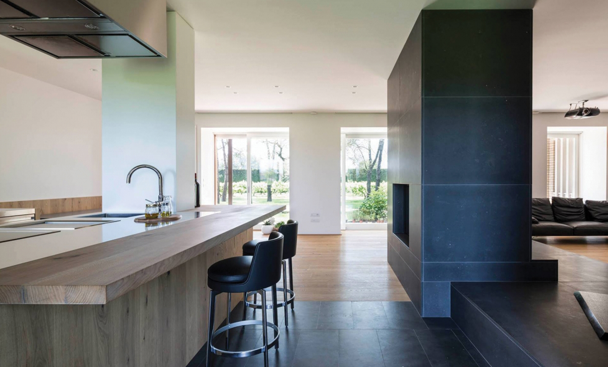 Feel Good bar stool Fanuli Furniture